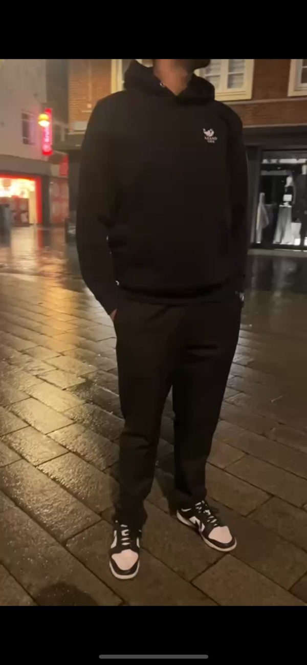 Model wearing size L